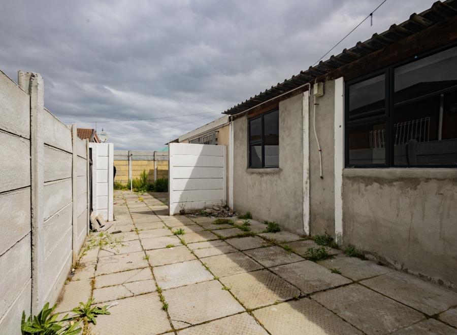 5 Bedroom Property for Sale in Parow Valley Western Cape